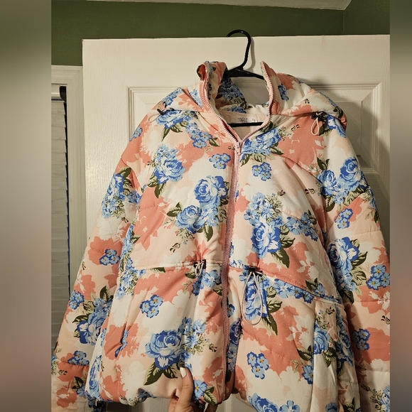 TALULAH Quilted Hooded Floral Puffer Jacket - Picture 4 of 8